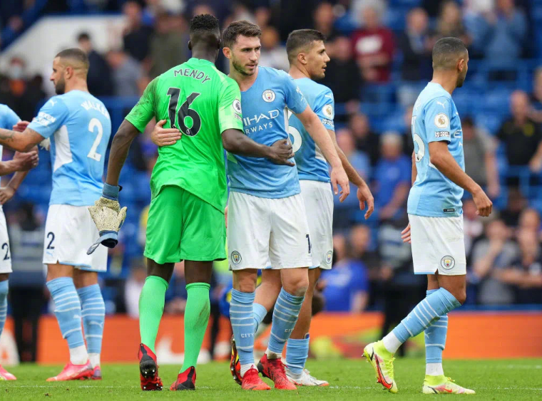 IM体育社区互动入口-巴黎爆冷曼城，格纳布里一己之力扛起全队