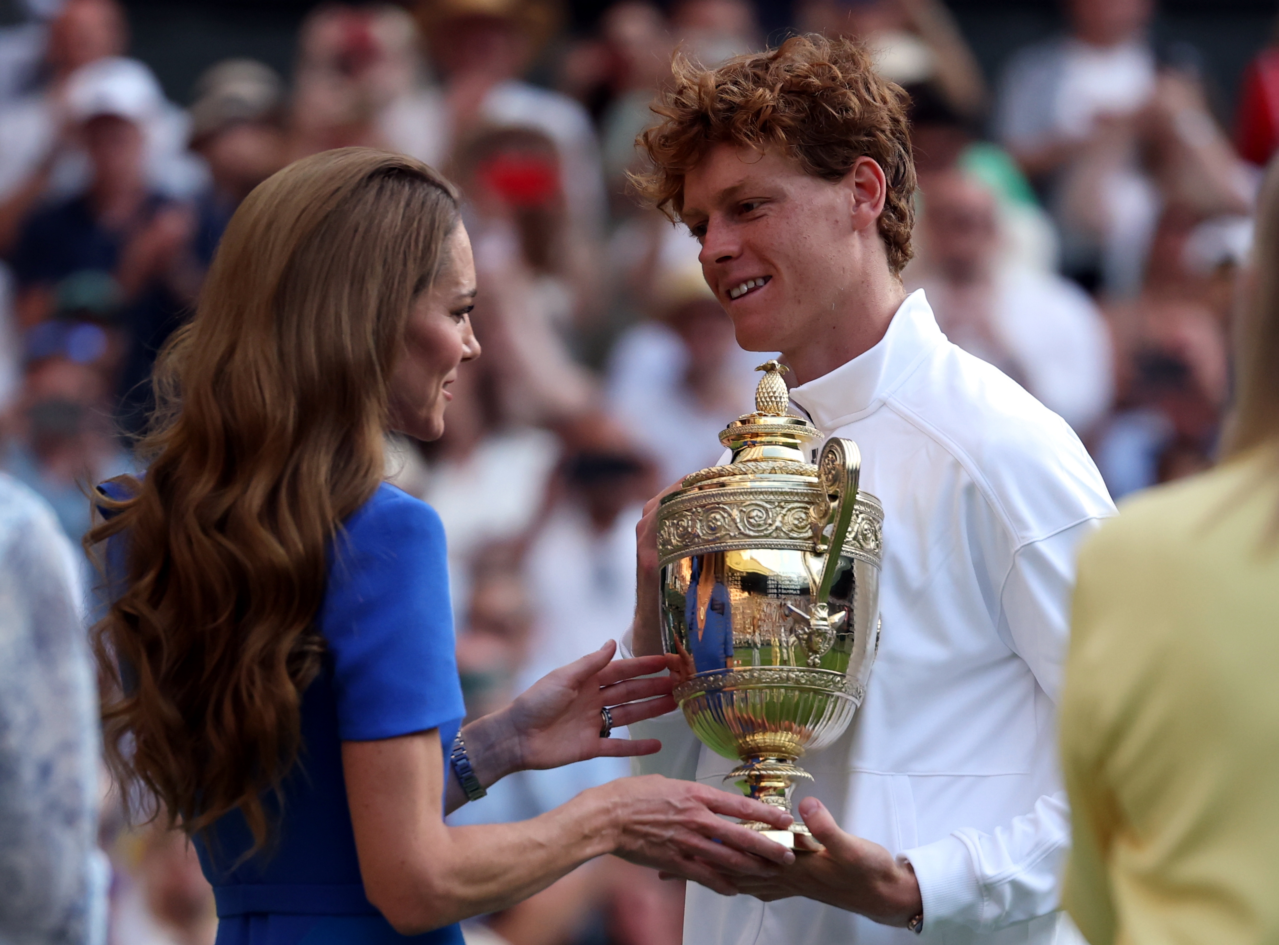 拉沃尔杯逆转温网，辛纳扛起全队