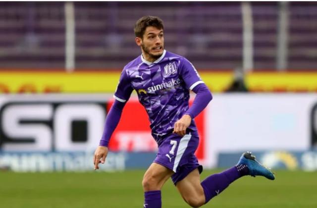 奥斯纳布吕克踢平对手，进攻犀利