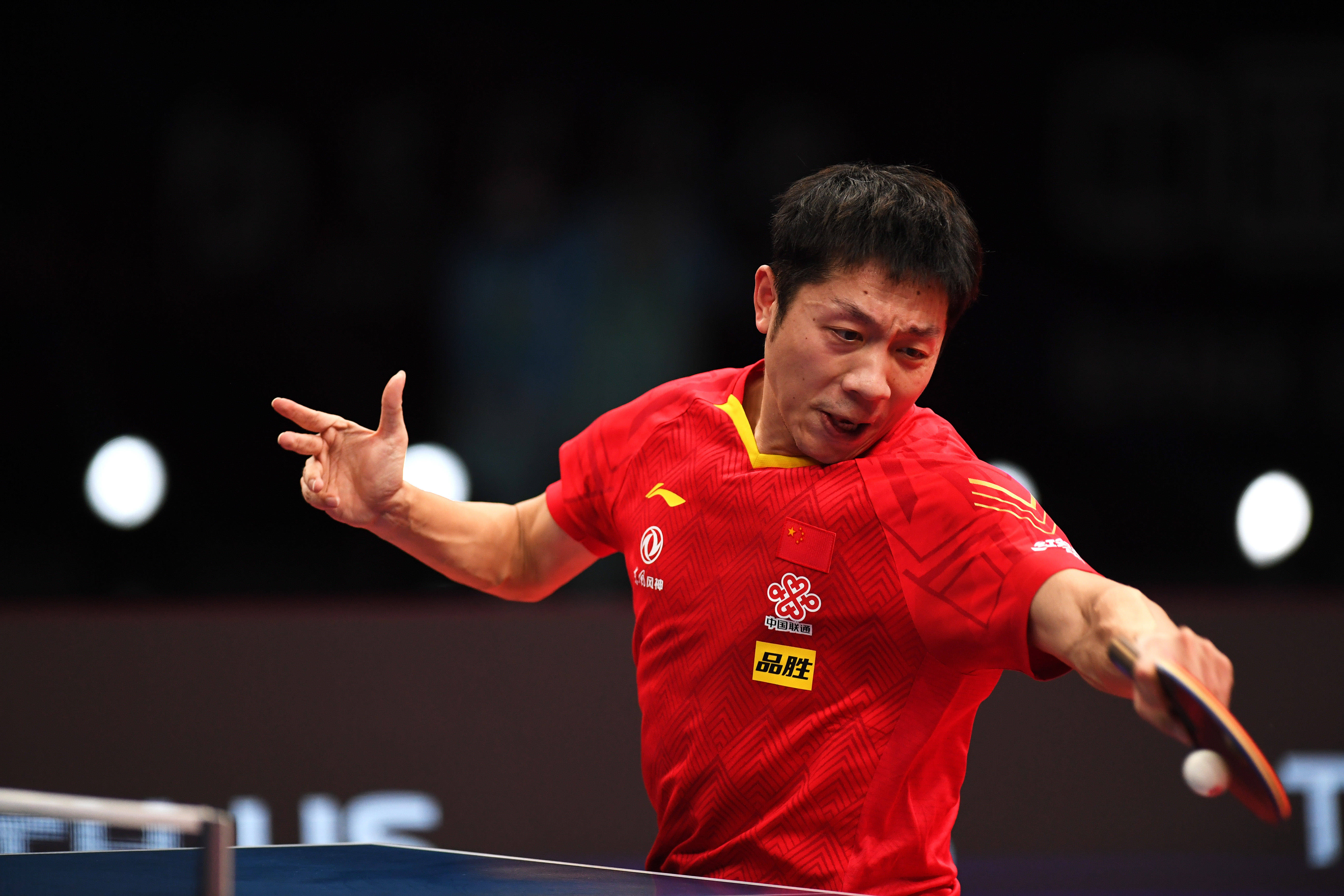 IM体育官方平台-中国队碾压德国队，许昕高光表现